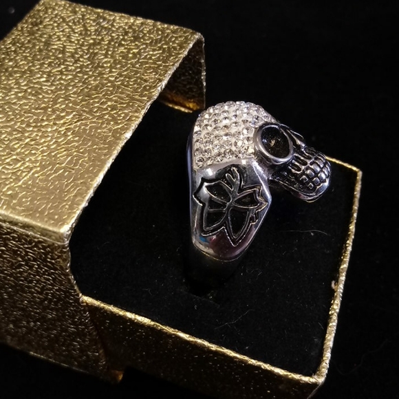 Ring - Picture 2 of 2